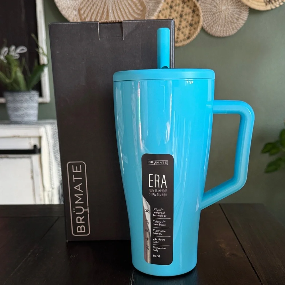 BruMate Era 30oz in Electric Blue! Limited Edition! New!!